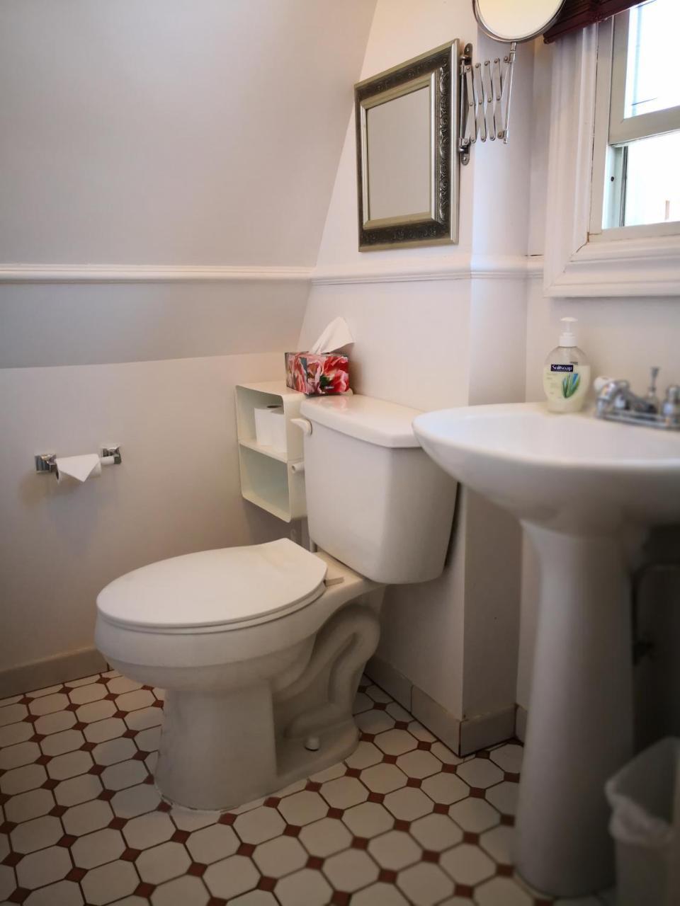 Rideau Inn Отава Екстериор снимка